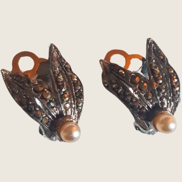 1950's Art Nouveau Style Marcasite Midcentury Vintage Small Silver Tone Earrings - Picture 4 of 11